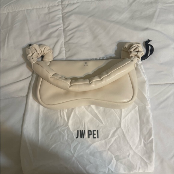 JW PEI Elegant Cream Shoulder Bag - Picture 1 of 5